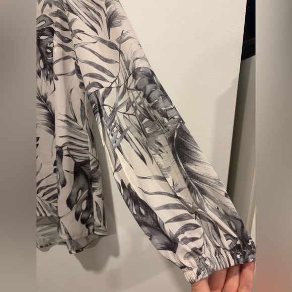 Badgley Mischka Printed Chiffon Balloon Sleeve Blouse Grey & White Tropical โ L - Picture 2 of 7